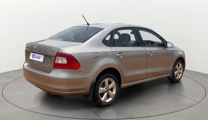 2016 Skoda Rapid AMBITION 1.6 MPI MT, Petrol, Manual, 85,761 km, Right Back Diagonal