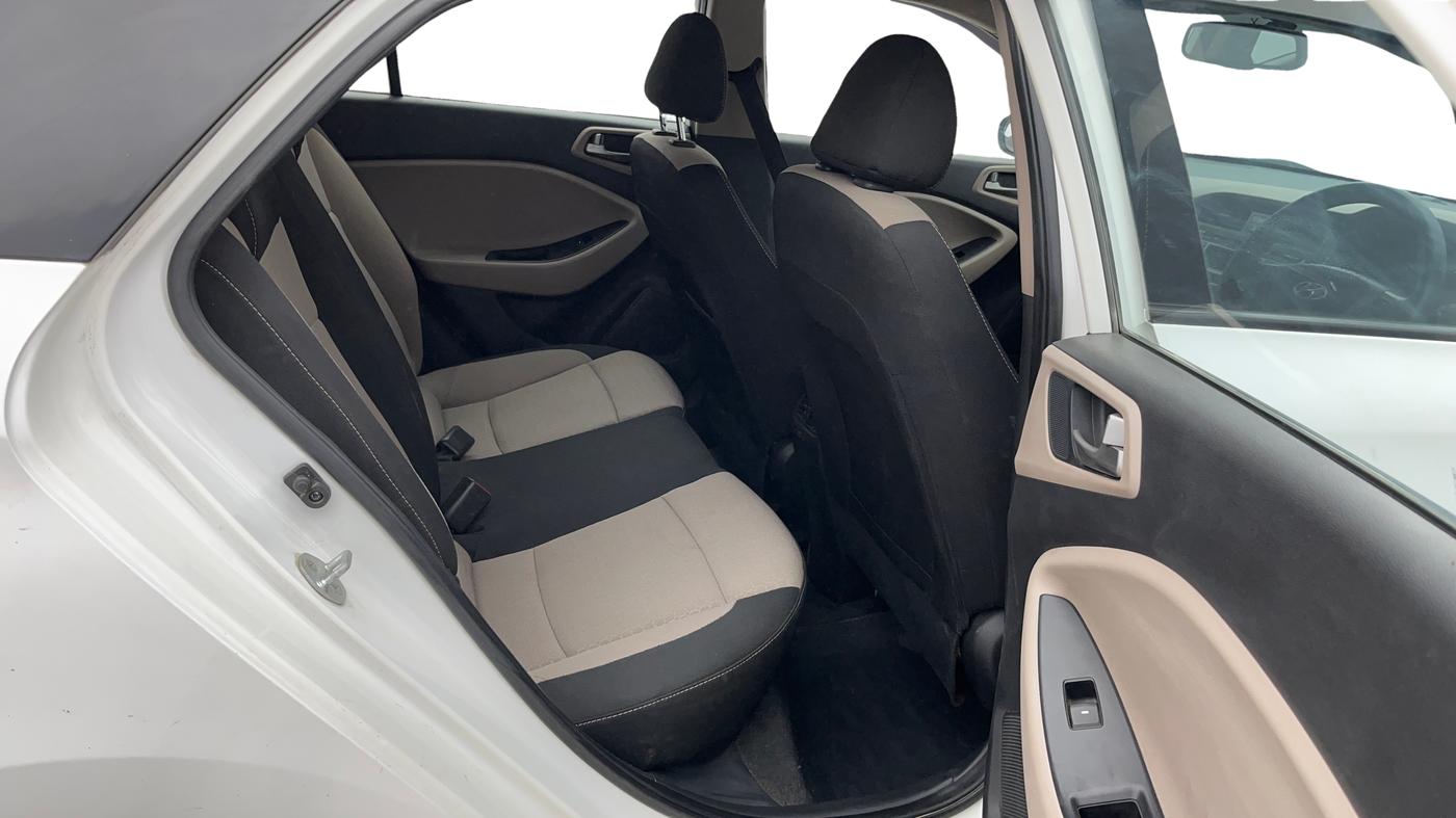 2015 Hyundai Elite i20 SPORTZ 1.2, Petrol, Manual, 83,926 km, Right Side Rear Door Cabin