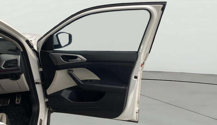 2021 Volkswagen TAIGUN GT PLUS 1.5 TSI DSG, Petrol, Automatic, 68,439 km, RHS Front Door