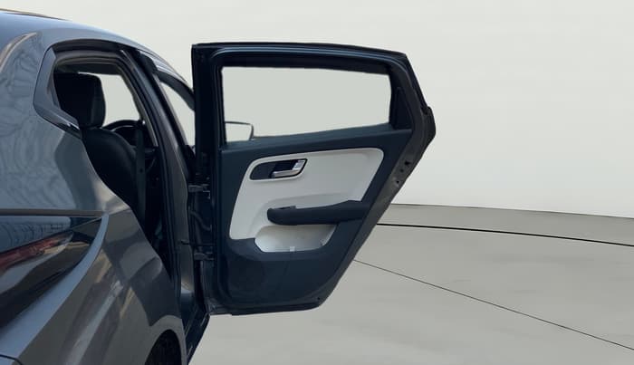 2022 Tata ALTROZ XZ PETROL, Petrol, Manual, 24,698 km, RHS Rear Door