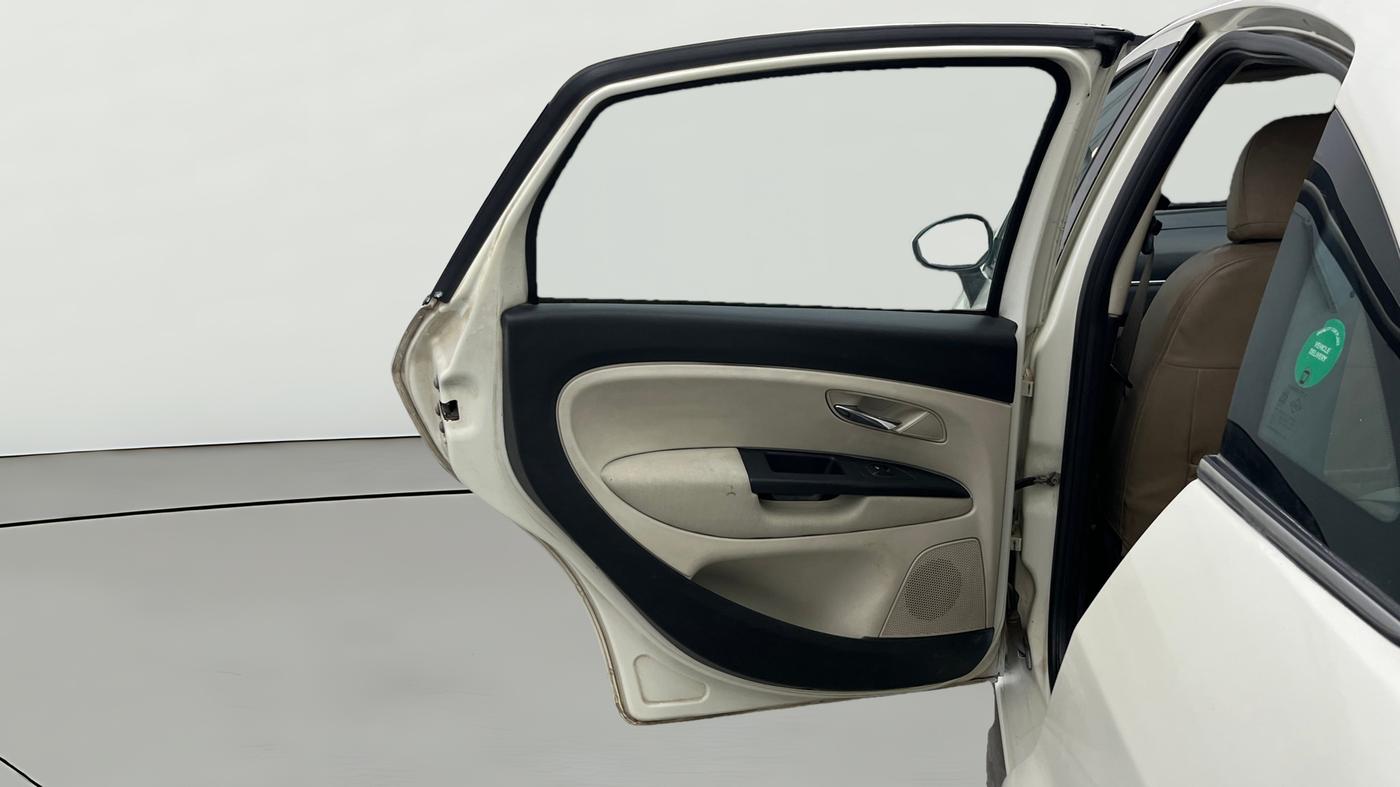2014 Fiat Linea DYNAMIC 1.3 L ADVANCED MULTIJET, Diesel, Manual, 1,12,675 km, LHS Rear Door