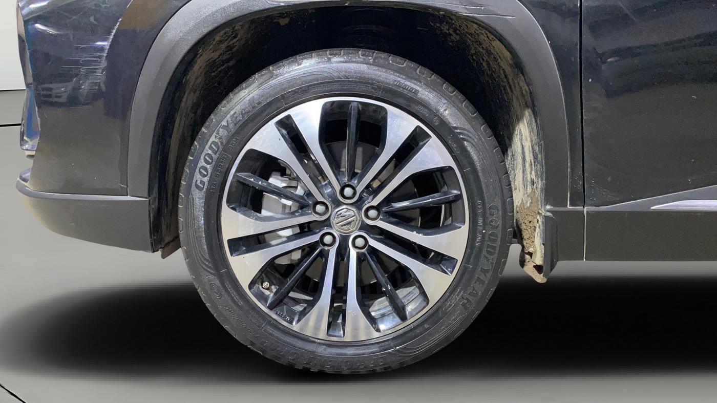2021 MG HECTOR PLUS SELECT 2.0 DIESEL TURBO MT 7-STR, Diesel, Manual, 30,192 km, Left Front Wheel