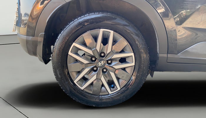 2024 Hyundai VENUE SX (O) 1.0 TURBO DCT DUAL TONE, Petrol, Automatic, 16,890 km, Right Rear Wheel