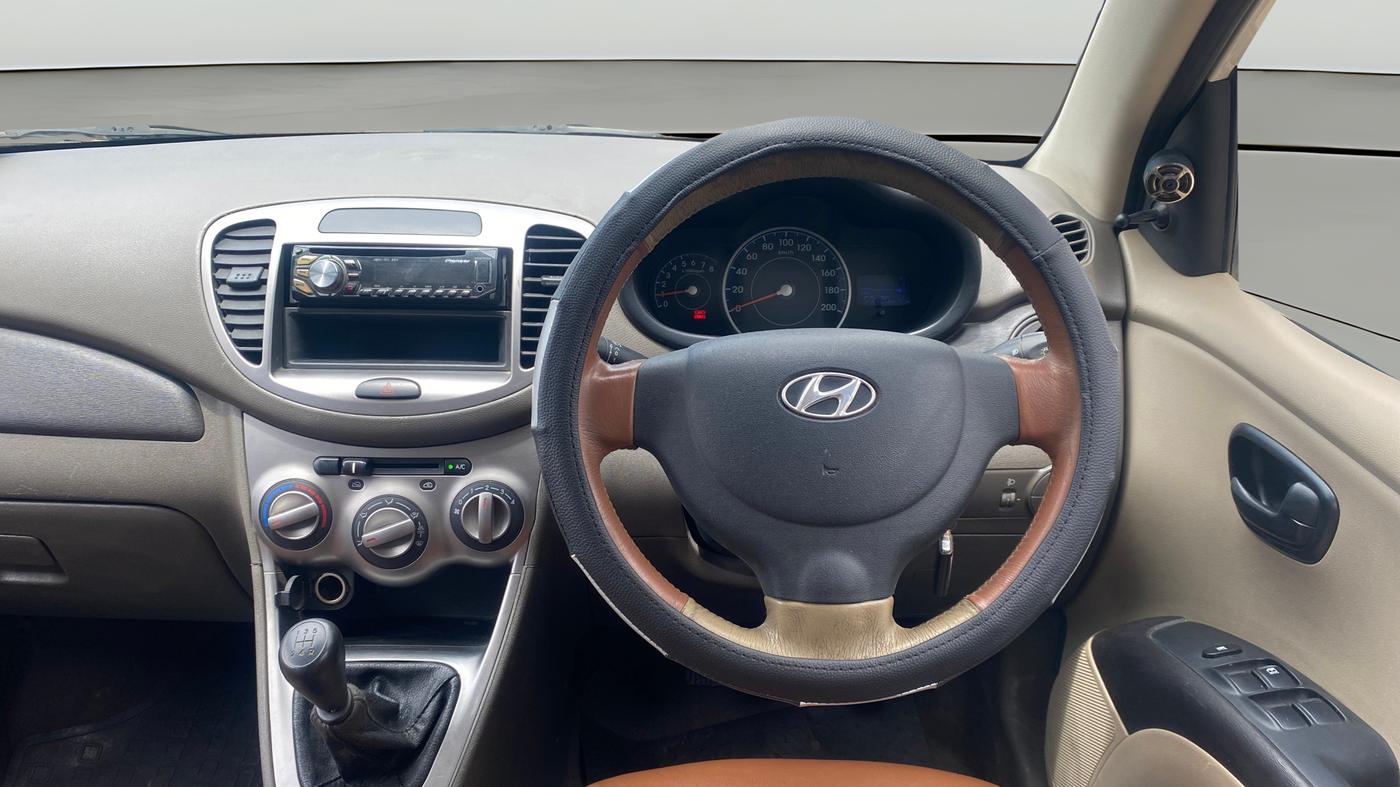 2014 Hyundai i10 MAGNA 1.1, Petrol, Manual, 57,429 km, Steering Wheel Close Up