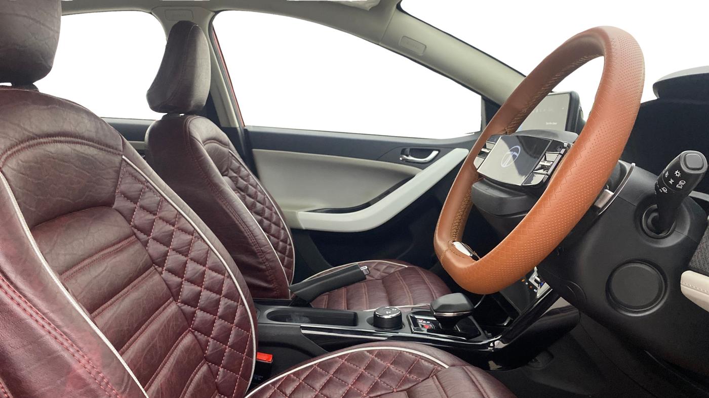 2024 Tata NEXON CREATIVE PLUS 1.2 REVOTRON 7 DCA DT, Petrol, Automatic, 25,742 km, Right Side Front Door Cabin