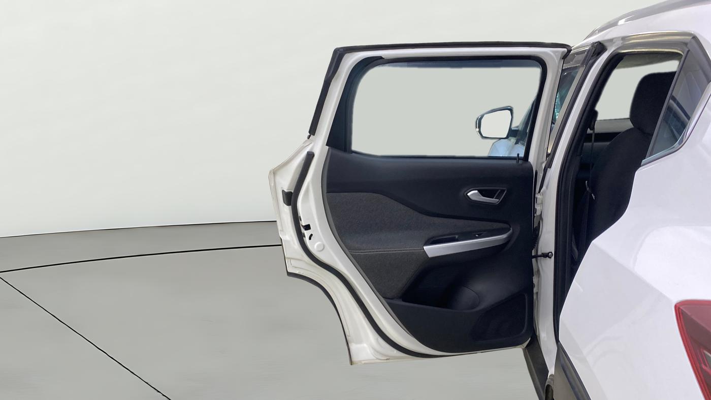 2023 Nissan MAGNITE XV PREMIUM, CNG, Manual, 8,743 km, LHS Rear Door