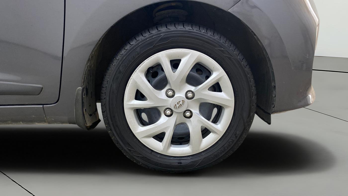 2020 Hyundai Grand i10 SPORTZ 1.2 KAPPA VTVT, Petrol, Manual, 53,906 km, Right Front Wheel