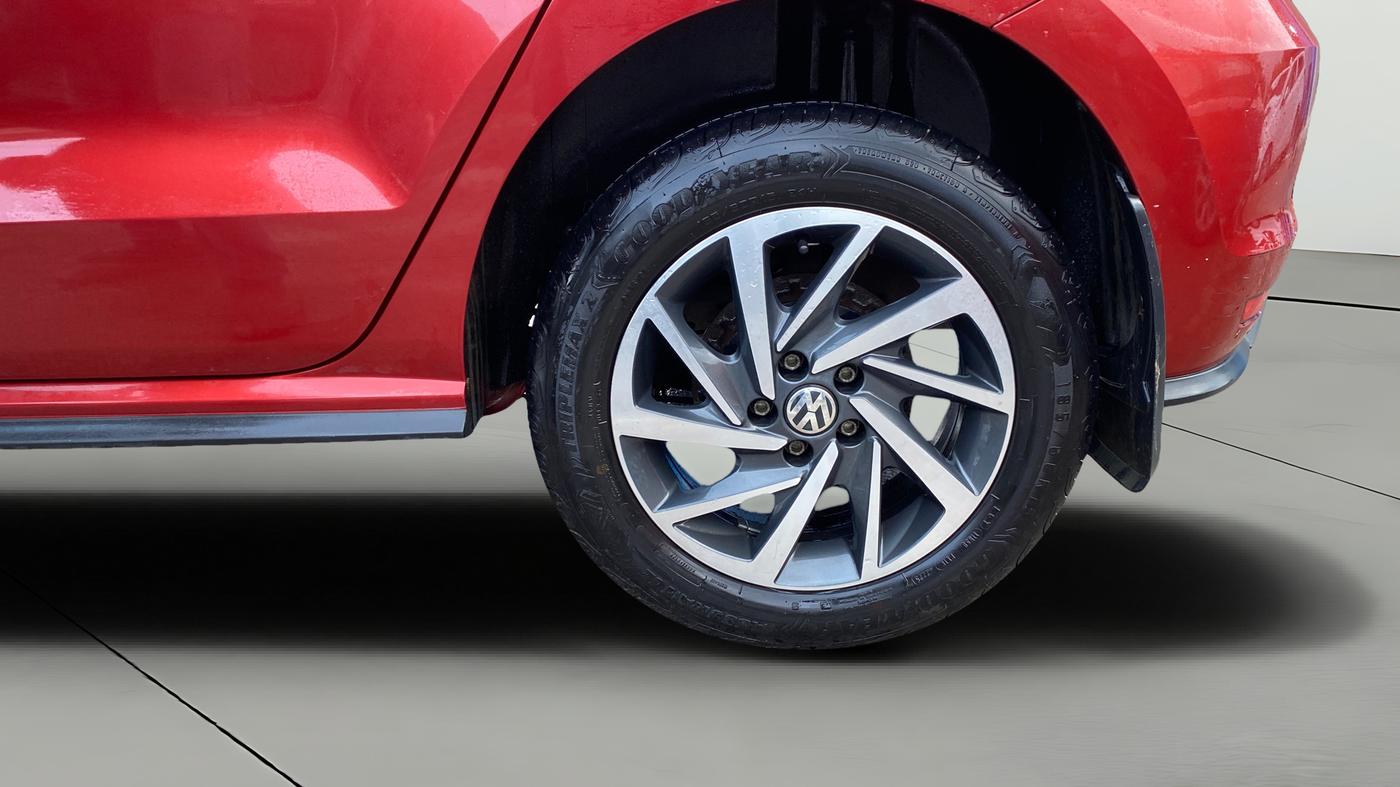 2021 Volkswagen Polo COMFORTLINE 1.0L TSI, Petrol, Manual, 52,813 km, Left Rear Wheel