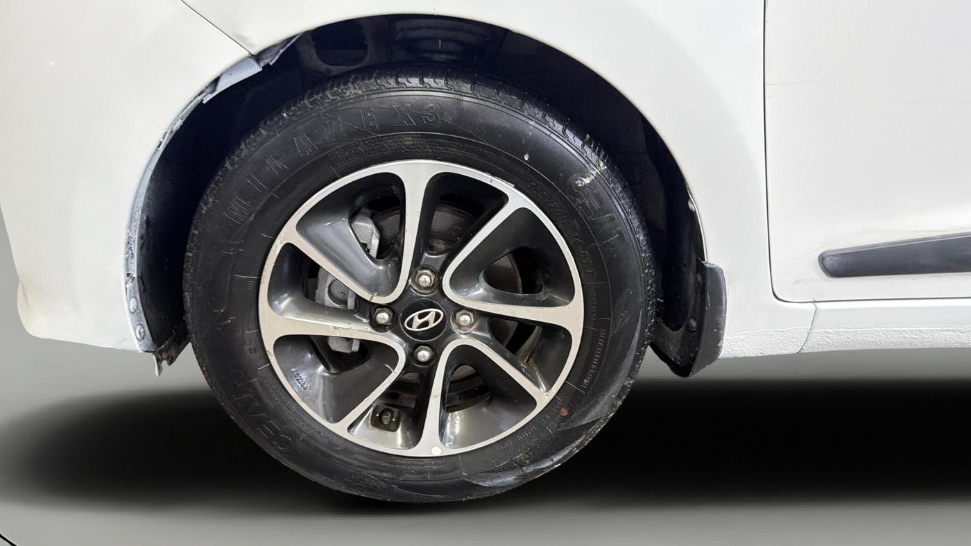 2018 Hyundai Grand i10 SPORTZ AT 1.2 KAPPA VTVT, Petrol, Automatic, 53,918 km, Left Front Wheel
