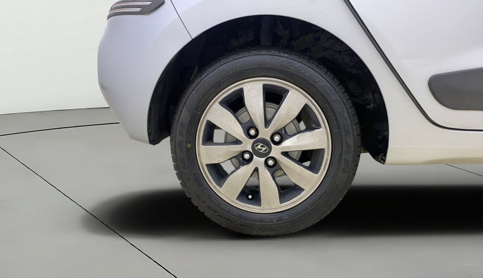 2017 Hyundai Grand i10 MAGNA AT 1.2 KAPPA VTVT, Petrol, Automatic, 27,080 km, Right Rear Wheel