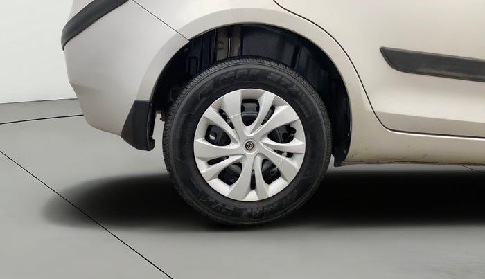 2014 Maruti Swift Dzire VXI, Petrol, Manual, 52,245 km, Right Rear Wheel