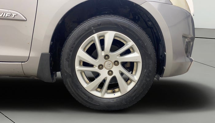 2013 Maruti Swift ZXI, Petrol, Manual, 81,990 km, Right Front Wheel