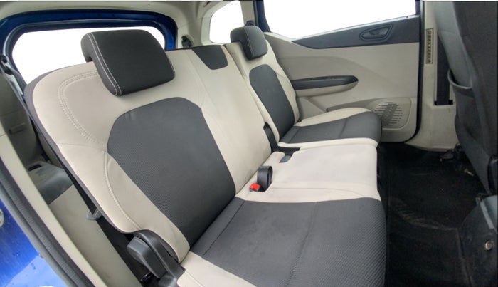 2021 Renault TRIBER RXT, Petrol, Manual, 64,211 km, Right Side Rear Door Cabin
