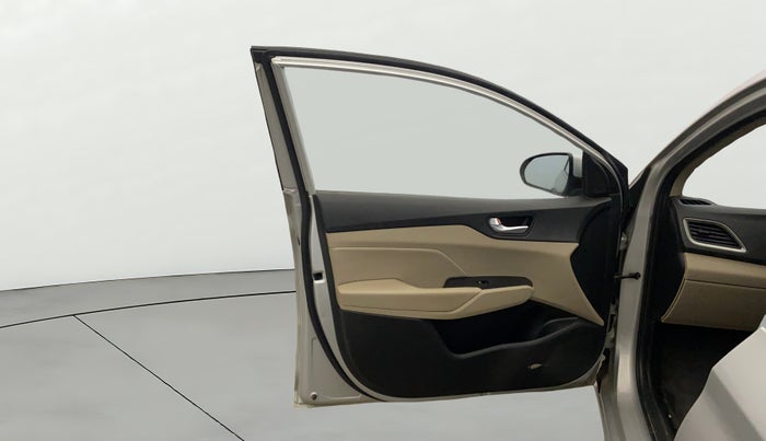 2017 Hyundai Verna 1.6 VTVT SX O, CNG, Manual, 63,998 km, LHS Front Door