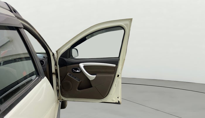 2016 Renault Duster 110 PS RXZ 4X2 AMT DIESEL, Diesel, Automatic, 69,276 km, RHS Front Door