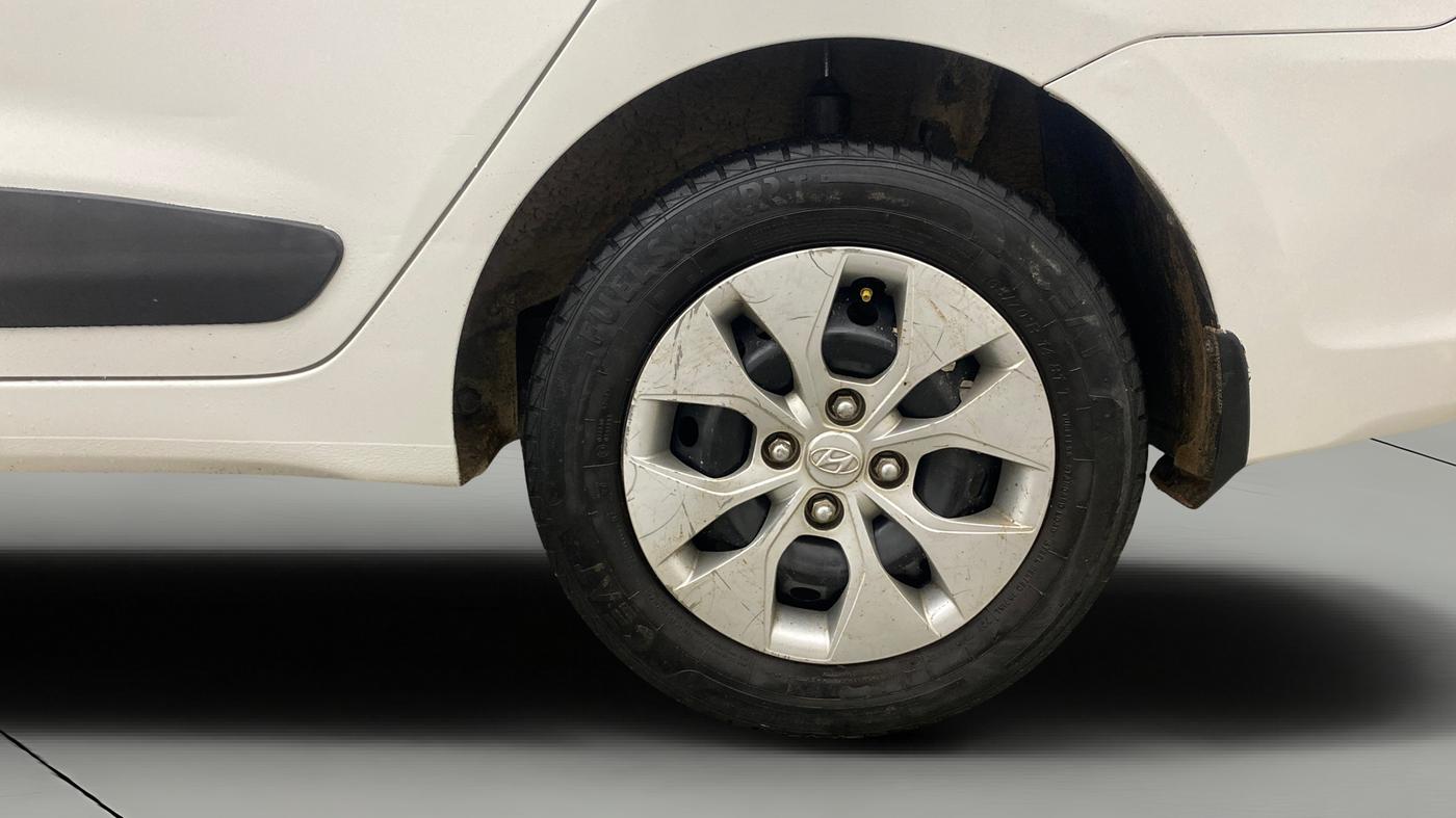 2014 Hyundai Xcent S 1.2, Petrol, Manual, 1,06,291 km, Left Rear Wheel