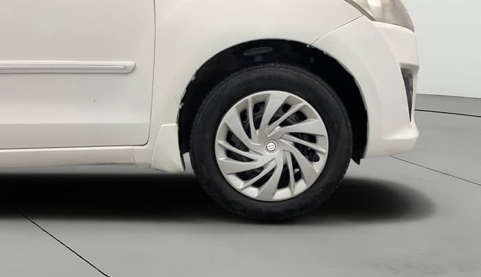 2013 Maruti Ertiga VXI, Petrol, Manual, 92,967 km, Right Front Wheel