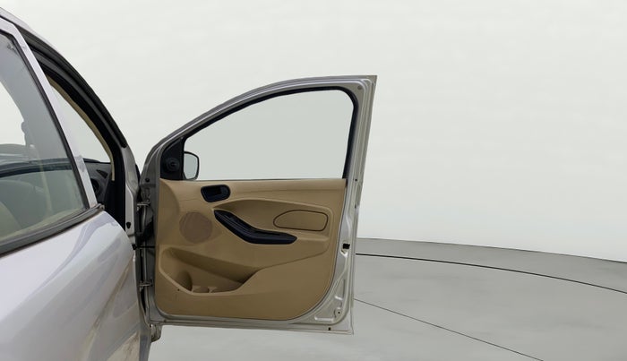 2015 Ford Figo Aspire AMBIENTE 1.2 PETROL, Petrol, Manual, 21,424 km, RHS Front Door