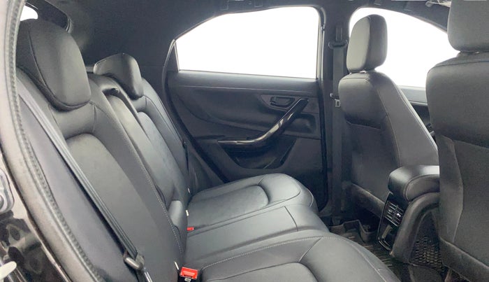 2022 Tata NEXON XZ PLUS (O) PETROL DARK EDITION, Petrol, Manual, 16,456 km, Right Side Rear Door Cabin