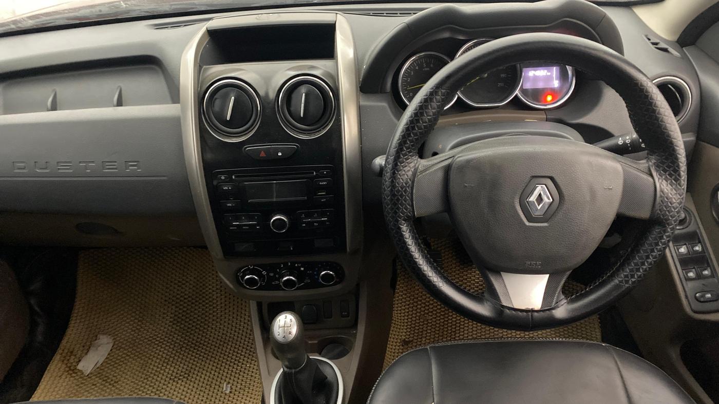 2016 Renault Duster 85 PS RXL DIESEL, Diesel, Manual, 1,24,019 km, Steering Wheel Close Up