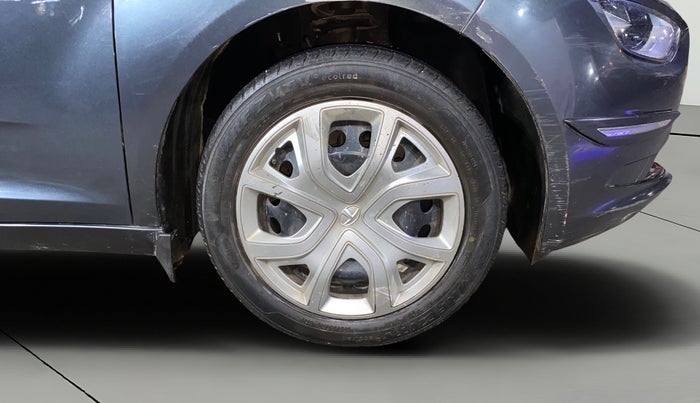 2020 Tata ALTROZ XT PETROL, Petrol, Manual, 39,336 km, Right Front Wheel