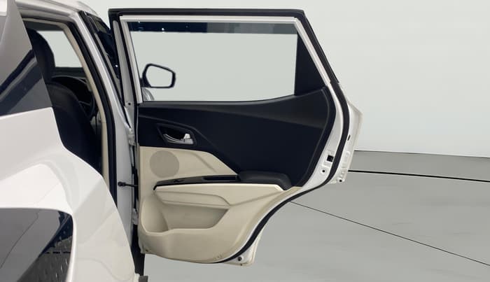 2024 Mahindra XUV 3XO AX5 1.2 L TCMPFI AT, Petrol, Automatic, 12,756 km, RHS Rear Door