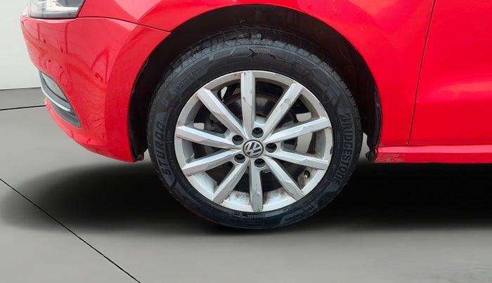 2018 Volkswagen Polo HIGHLINE PLUS 1.0 16 ALLOY, Petrol, Manual, 1,11,152 km, Left Front Wheel