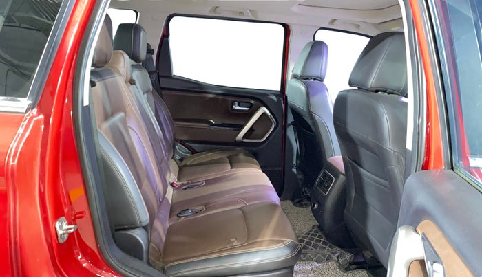 2023 Mahindra SCORPIO-N Z8 DIESEL MT 4WD 7 STR, Diesel, Manual, 33,984 km, Right Side Rear Door Cabin