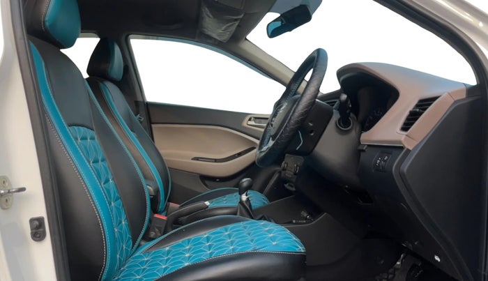 2018 Hyundai Elite i20 ASTA 1.2 (O), Petrol, Manual, 65,406 km, Right Side Front Door Cabin