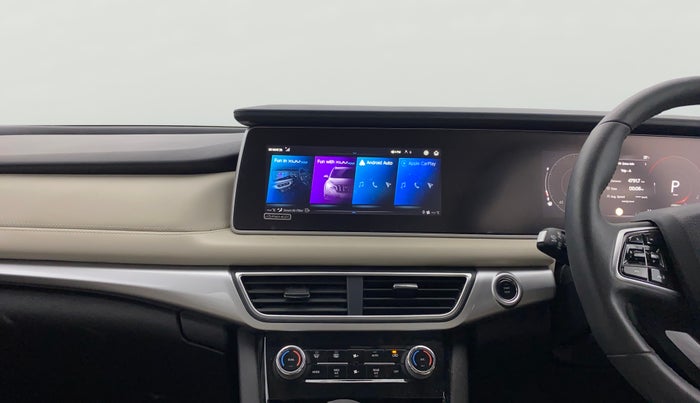 2023 Mahindra XUV700 AX 7 LUXURY P AT 7 STR, Petrol, Automatic, 4,791 km, Air Conditioner