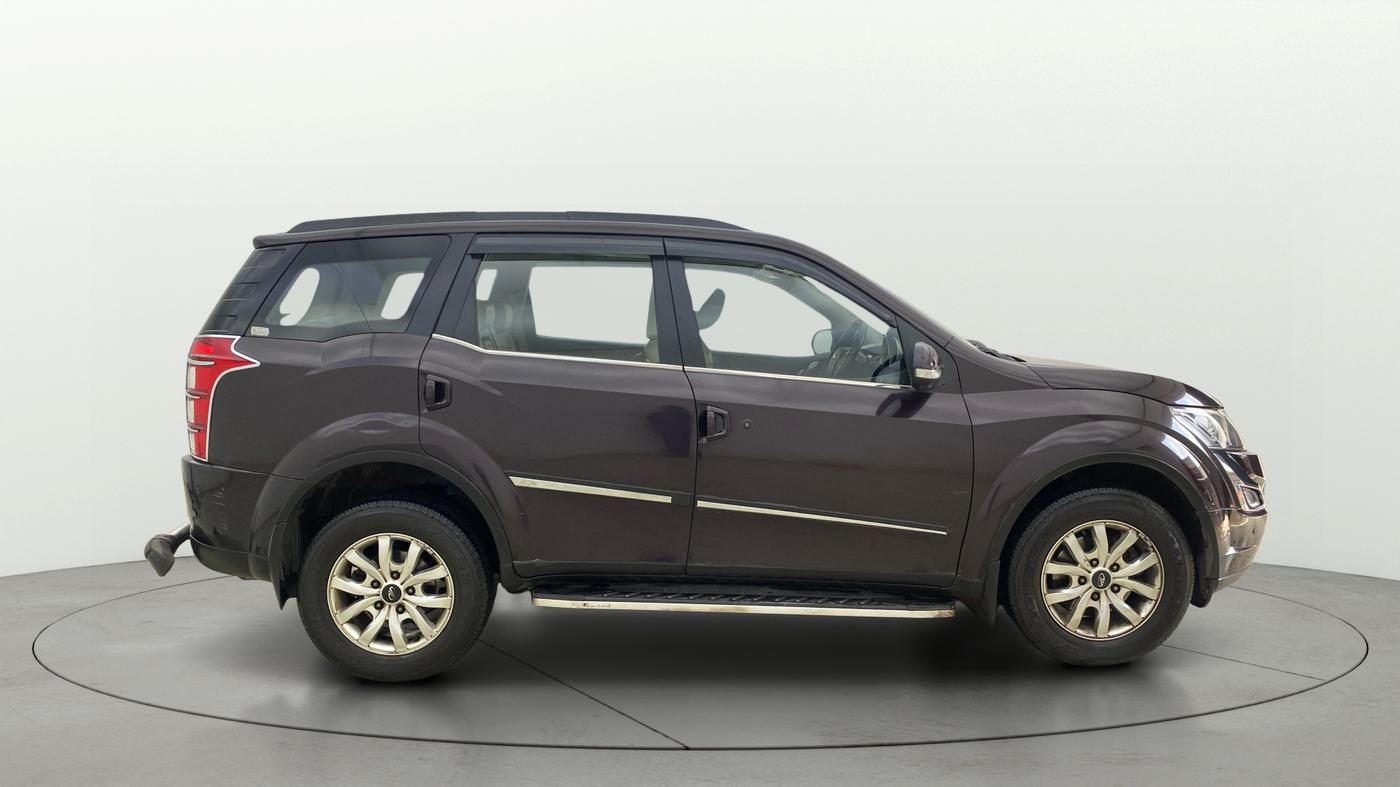 2017 Mahindra XUV500 W10 AT, Diesel, Automatic, 56,401 km, Right Side View