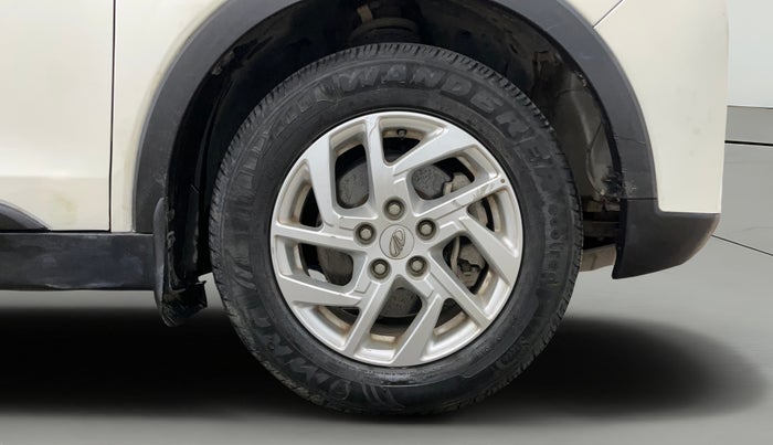 2022 Mahindra XUV300 W8 1.2 PETROL, Petrol, Manual, 45,817 km, Right Front Wheel