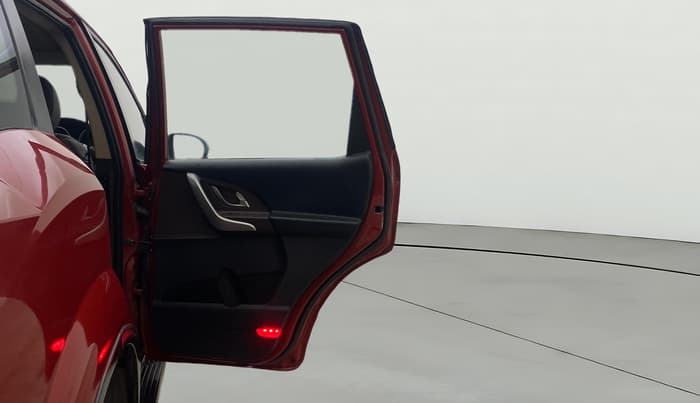 2014 Mahindra XUV500 W8, Diesel, Manual, 1,03,541 km, RHS Rear Door