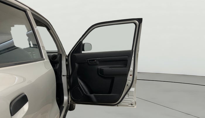 2022 Maruti S PRESSO VXI (O), Petrol, Manual, 2,652 km, RHS Front Door