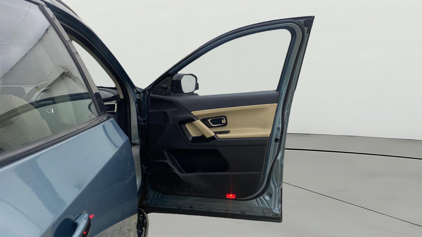 2021 Tata Safari XZA PLUS, Diesel, Automatic, 60,618 km, RHS Front Door