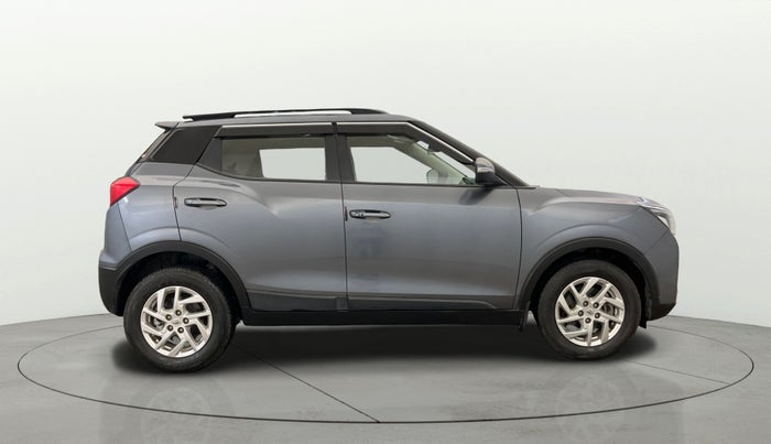 2022 Mahindra XUV300 W8 1.5 DIESEL, Diesel, Manual, 25,448 km, Right Side View