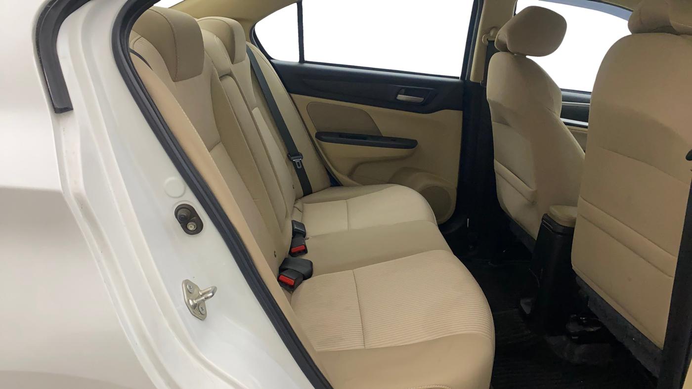 2022 Honda Amaze 1.2L I-VTEC VX CVT, Petrol, Automatic, 40,028 km, Right Side Rear Door Cabin