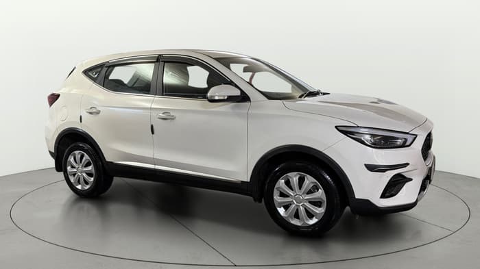 2024 MG ASTOR Sprint 1.5 MT (Ivory), Petrol, Manual, 9,664 km, Right Front Diagonal