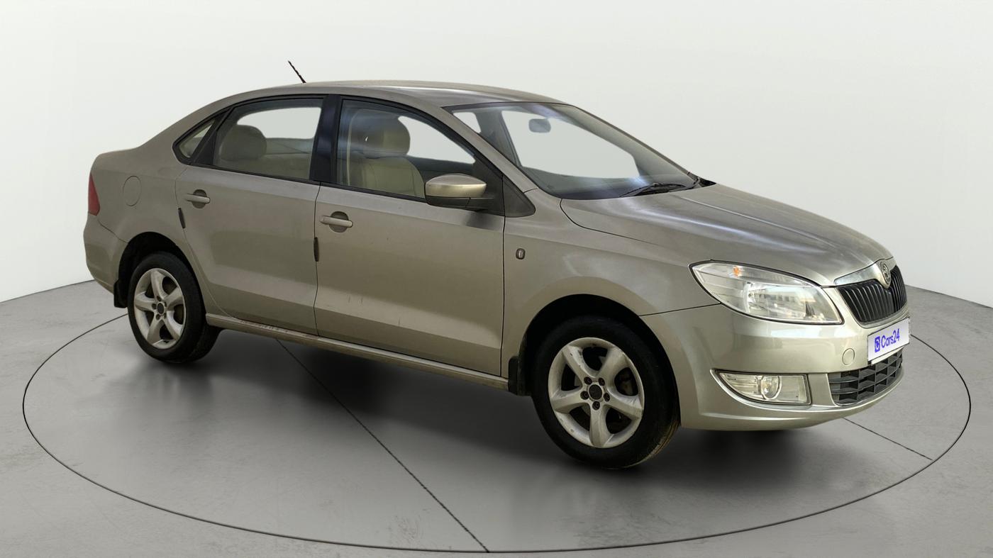 2014 Skoda Rapid 1.6 MPI AMBITION PLUS AT, Petrol, Automatic, 62,551 km, Right Front Diagonal
