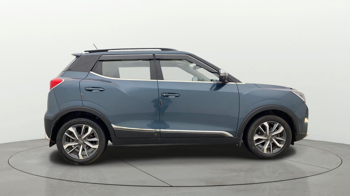2021 Mahindra XUV300 W8 (O) 1.2 PETROL AMT, Petrol, Automatic, 57,357 km, Right Side View