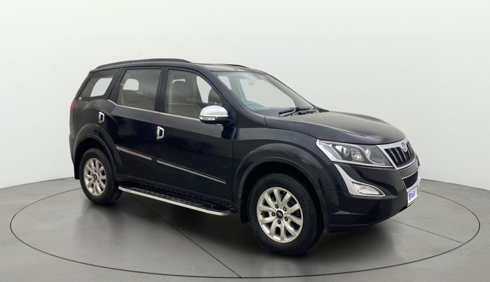 2017 Mahindra XUV500 W10 AT, Diesel, Automatic, 1,11,323 km, Right Front Diagonal