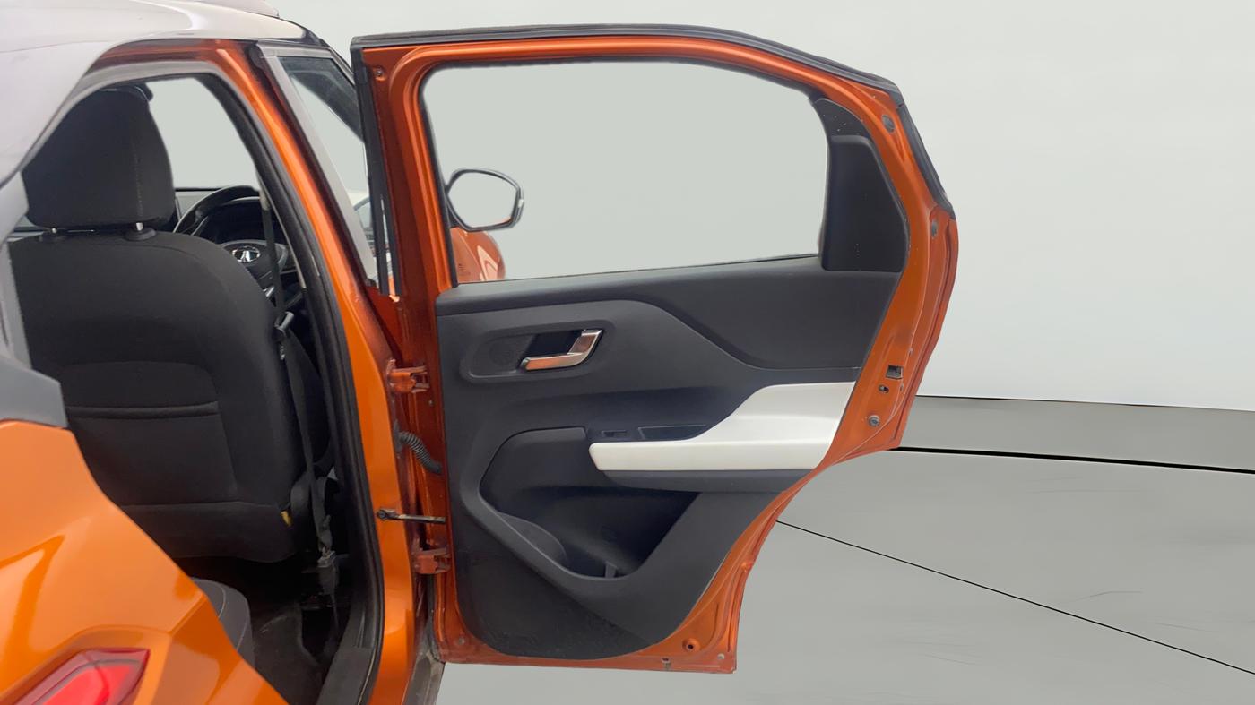 2023 Tata PUNCH CREATIVE  MT, Petrol, Manual, 27,766 km, RHS Rear Door