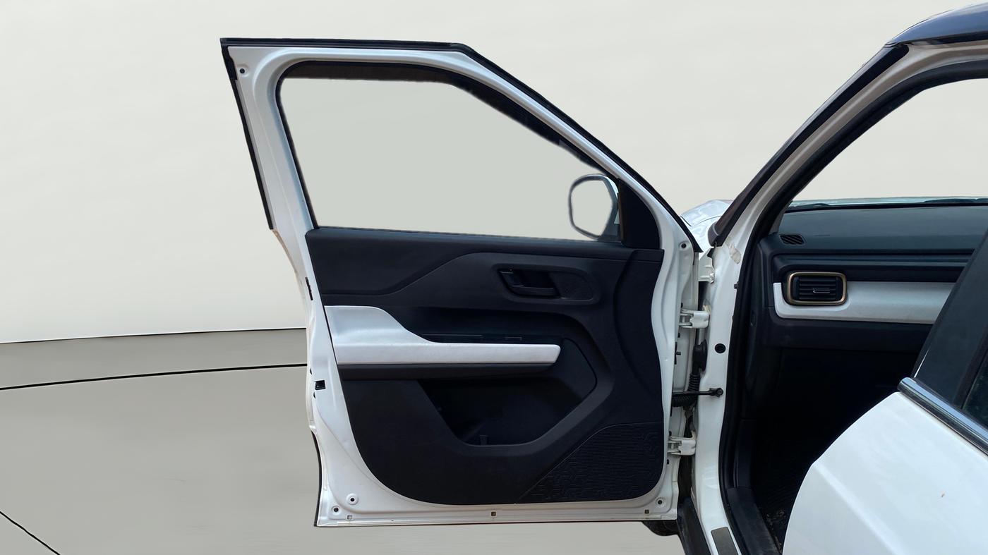 2021 Tata PUNCH ACCOMPLISHED AMT, Petrol, Automatic, 30,122 km, LHS Front Door