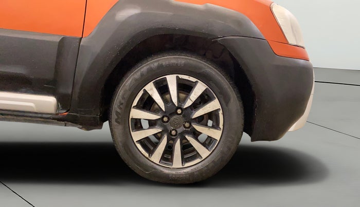 2017 Toyota Etios CROSS 1.2 G, Petrol, Manual, 82,513 km, Right Front Wheel