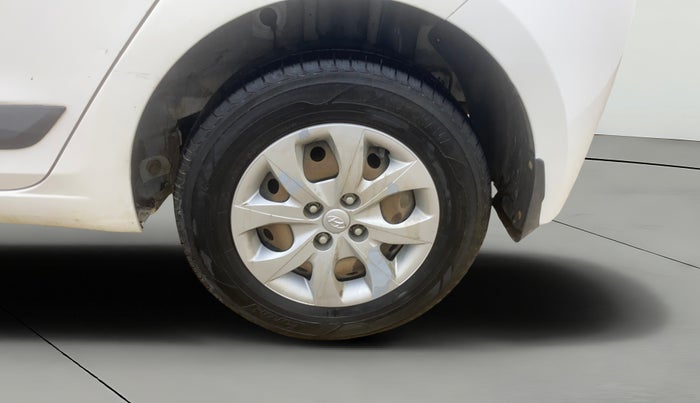 2015 Hyundai Elite i20 SPORTZ 1.2 (O), Petrol, Manual, 78,588 km, Right Front Wheel