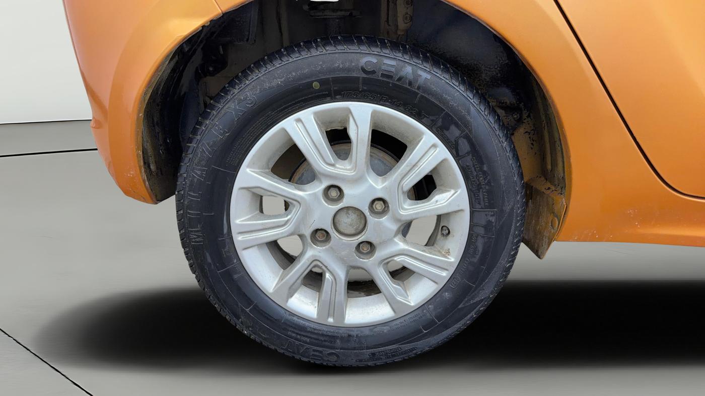 2018 Tata Tiago XZ PETROL, Petrol, Manual, 52,147 km, Right Rear Wheel