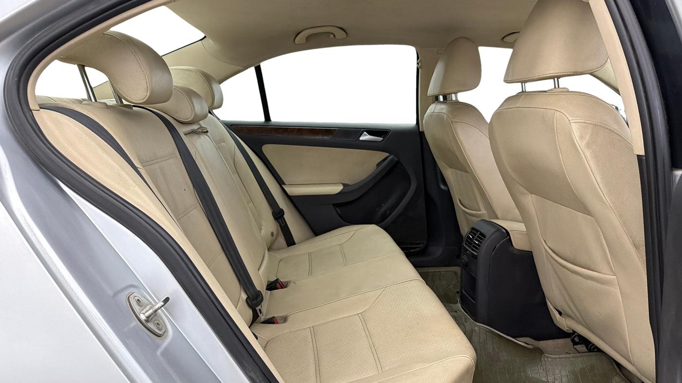 2016 Volkswagen Jetta COMFORTLINE TSI, Petrol, Manual, 1,09,475 km, Right Side Rear Door Cabin