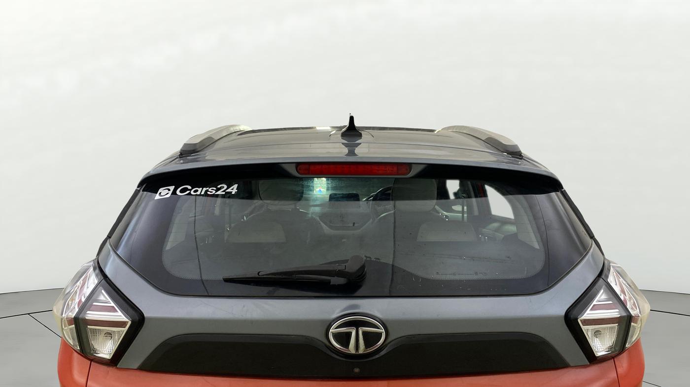 2022 Tata NEXON XZ PLUS SUNROOF PETROL DUAL TONE, Petrol, Manual, 70,753 km, Rear Windshield