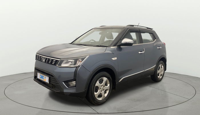 2022 Mahindra XUV300 W6 1.2 PETROL, Petrol, Manual, 18,846 km, Left Front Diagonal