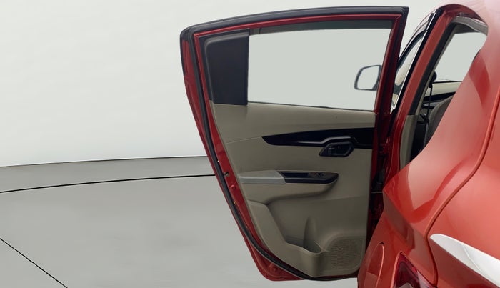 2016 Mahindra Kuv100 K6 PLUS D 5 STR, Diesel, Manual, 1,06,256 km, LHS Rear Door